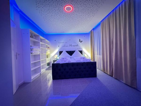 Modern Apartments Neuburg U - TOP - 2 Zimmer, Komfort, Zentrum, Wi-Fi, Smart TV, Stellplatz, Küche